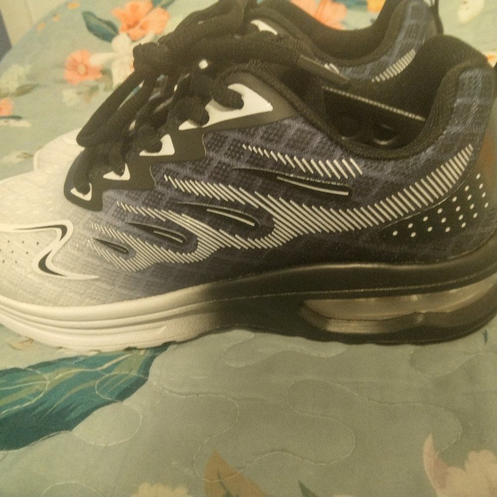 light weight breathable knit shoes women's